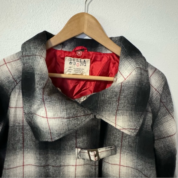 Billabong Wool Blend Plaid Peacoat Jacket Black Red White Snap Tab Closure-M - Picture 3 of 13